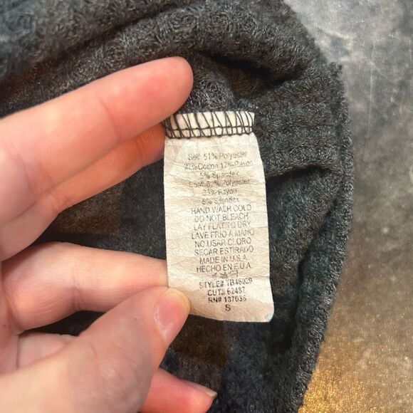 Altar’d State Small Gray Long Sleeve Shirt - Picture 3 of 6